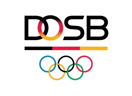 Im Logo des DOSB sind die Farben der deutschen Flagge zu sehen. Darunter befinden sich die fünf olypischen Ringe in blau, gelb, schwarz, grün und rot.