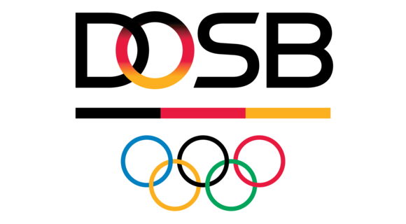 Im Logo des DOSB sind die Farben der deutschen Flagge zu sehen. Darunter befinden sich die fünf olypischen Ringe in blau, gelb, schwarz, grün und rot.